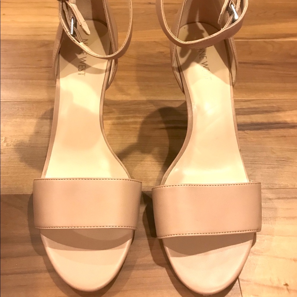 Ankle Strap Nude/Tan Nine West heels 9M 👠